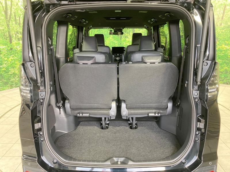2023 Toyota Voxy 6BA-MZRA90W (UW-6a7007fe0f365)[15]