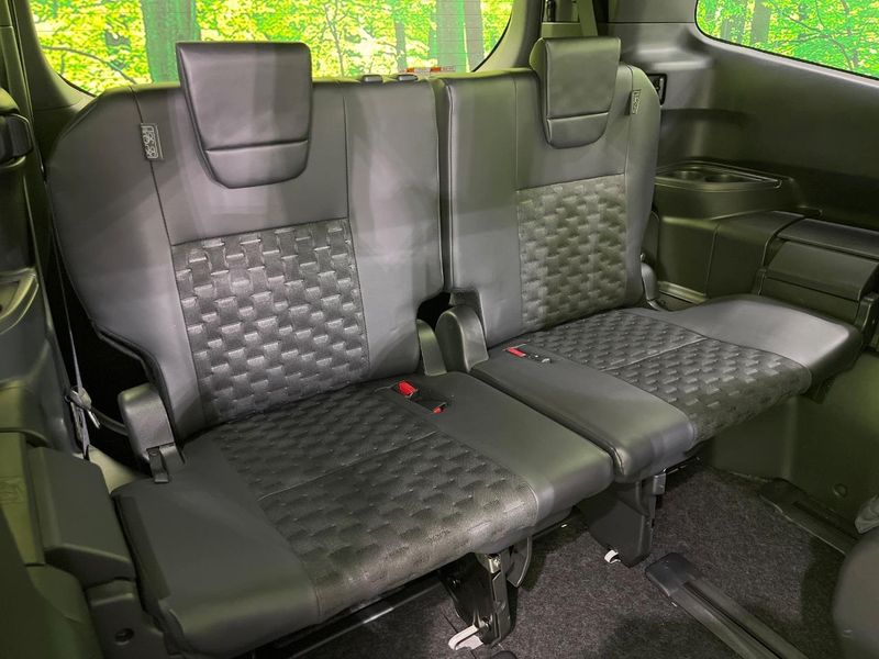 2024 Toyota Voxy 6BA-MZRA90W (UW-6a700802e8a6b)[10]