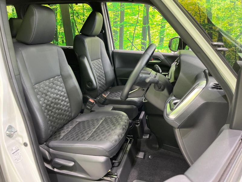 2024 Toyota Voxy 6BA-MZRA90W (UW-6a700802e8a6b)[8]
