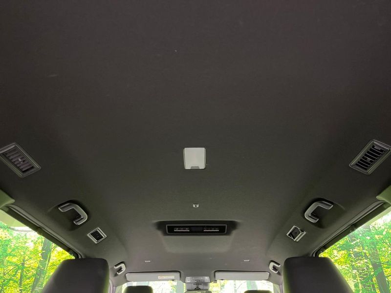 2024 Toyota Voxy 6BA-MZRA90W (UW-6a700802e8a6b)[21]