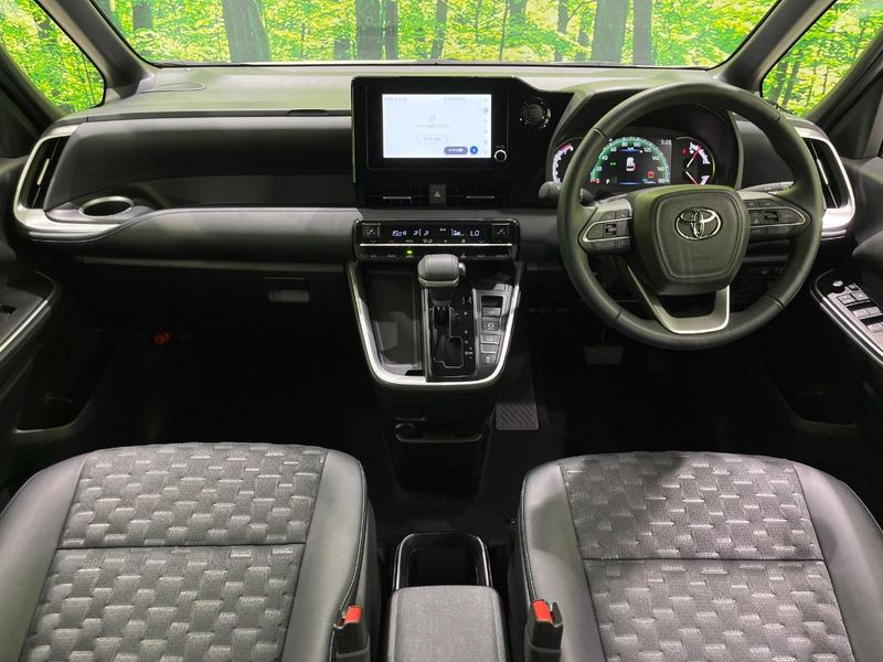 2024 Toyota Voxy 6BA-MZRA90W (UW-6a700802e8a6b)[28]