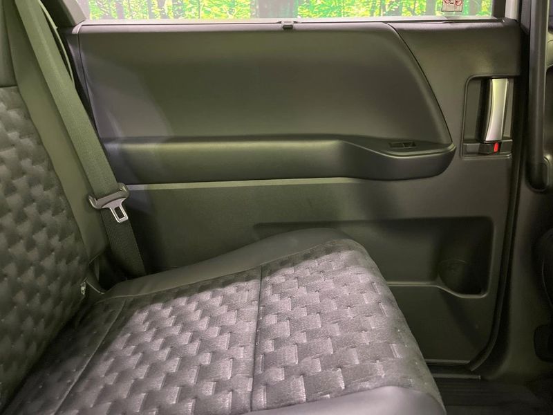 2024 Toyota Voxy 6BA-MZRA90W (UW-6a700802e8a6b)[22]