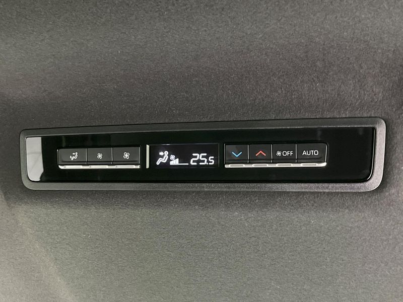 2024 Toyota Voxy 6BA-MZRA90W (UW-6a700802e8a6b)[26]