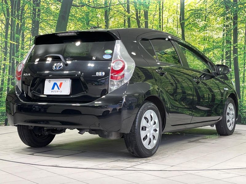2013 Toyota Aqua DAA-NHP10 (UW-6a70080b5b0e2)[6]