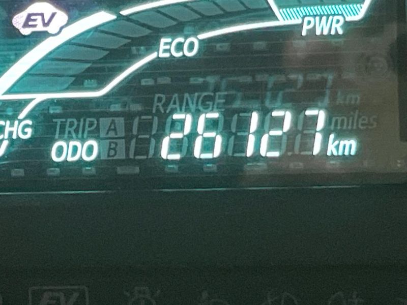 2013 Toyota Aqua DAA-NHP10 (UW-6a70080b5b0e2)[2]