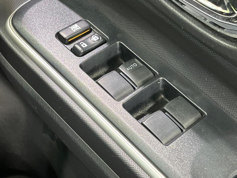 2014 Toyota Aqua DAA-NHP10 (UW-6a70080bde0be)[23]