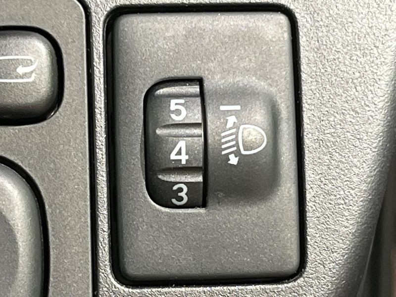2014 Toyota Aqua DAA-NHP10 (UW-6a70080bde0be)[18]