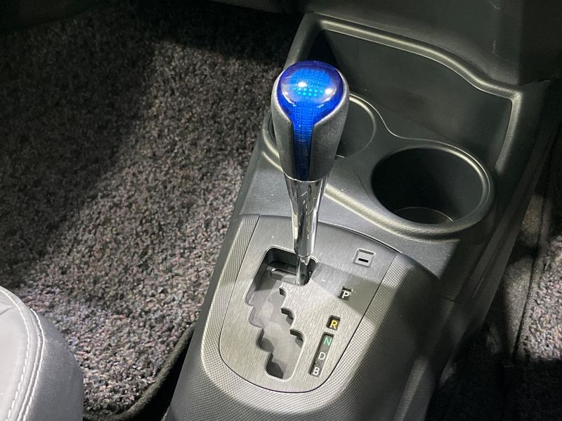 2014 Toyota Aqua DAA-NHP10 (UW-6a70080bde0be)[12]