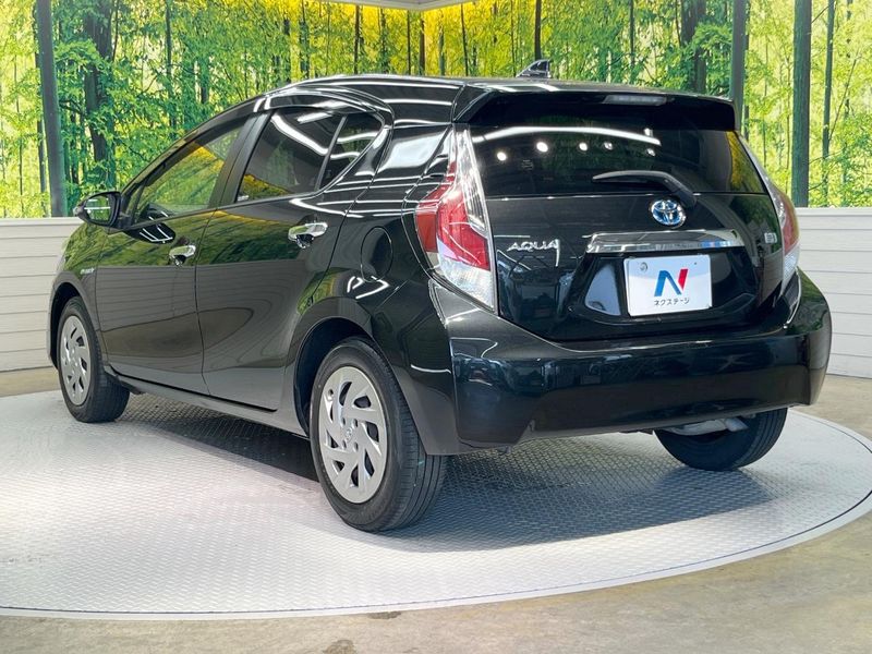 2016 Toyota Aqua DAA-NHP10 (UW-6a70081502e2c)[25]