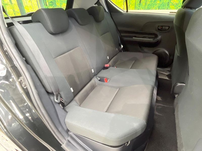 2016 Toyota Aqua DAA-NHP10 (UW-6a70081502e2c)[29]