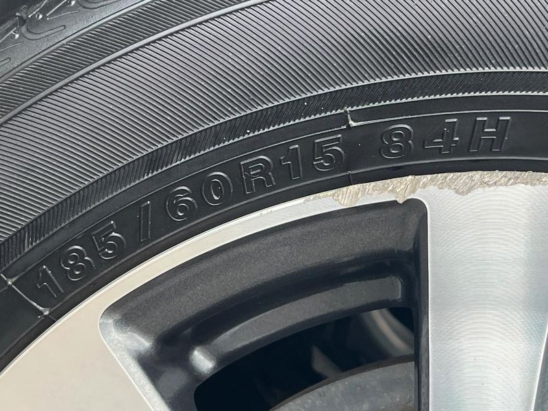 2018 Toyota Aqua DAA-NHP10 (UW-6a70081826971)[12]