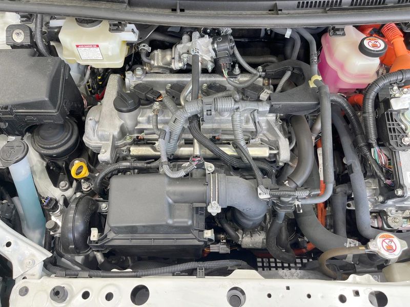 2019 Toyota Aqua DAA-NHP10 (UW-6a7008198dc55)[16]