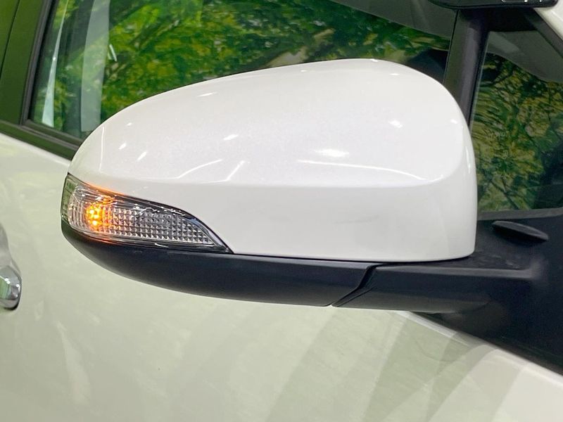 2019 Toyota Aqua DAA-NHP10 (UW-6a7008198dc55)[12]