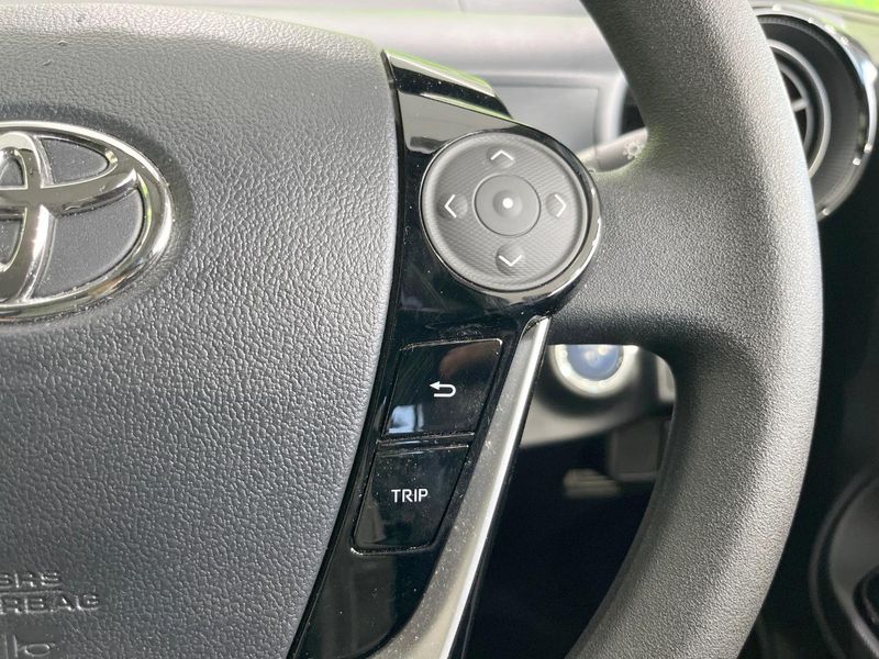 2019 Toyota Aqua DAA-NHP10 (UW-6a7008198dc55)[28]