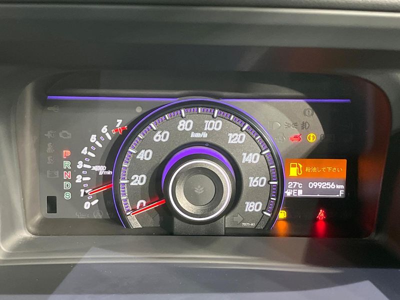 2013 Honda Stepwgn Spada DBA-RK6 (UW-6a7008381d747)[21]