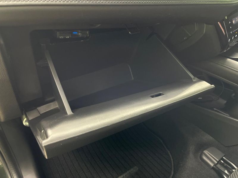 2014 Honda Vezel DAA-RU3 (UW-6a70083f5f8fc)[11]