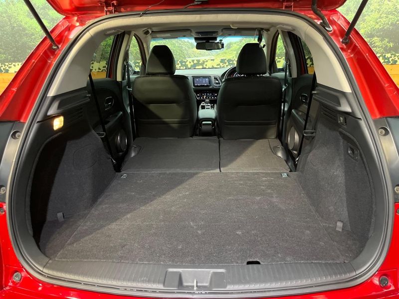 2016 Honda Vezel DAA-RU4 (UW-6a70084499733)[12]