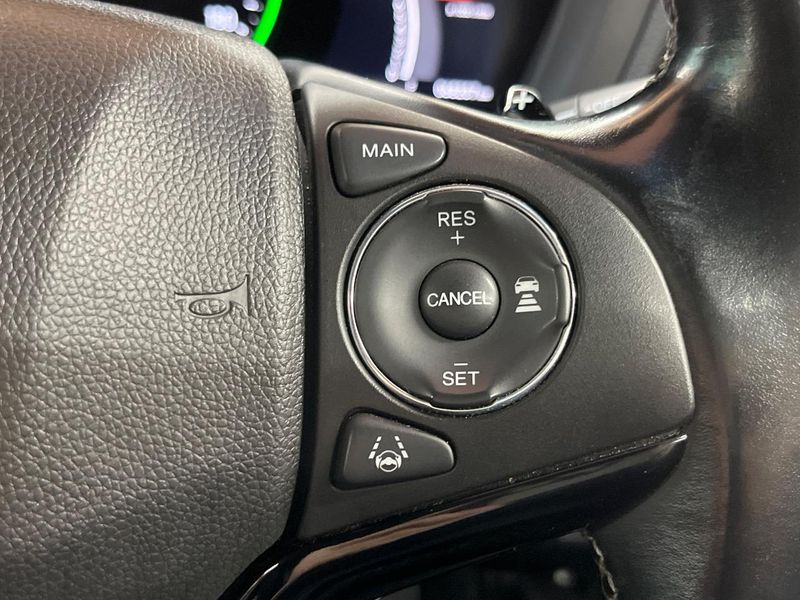 2016 Honda Vezel DAA-RU4 (UW-6a70084499733)[28]