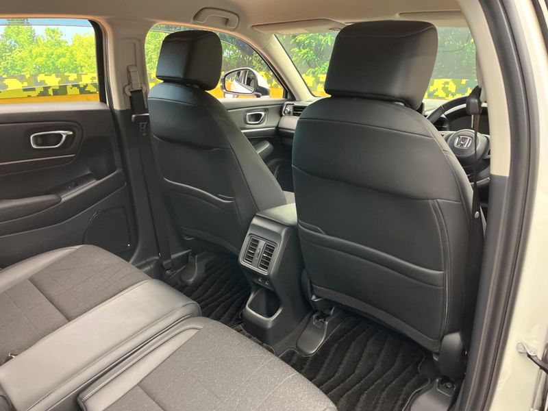 2025 Honda Vezel 6AA-RV5 (UW-6a7008509b78b)[23]