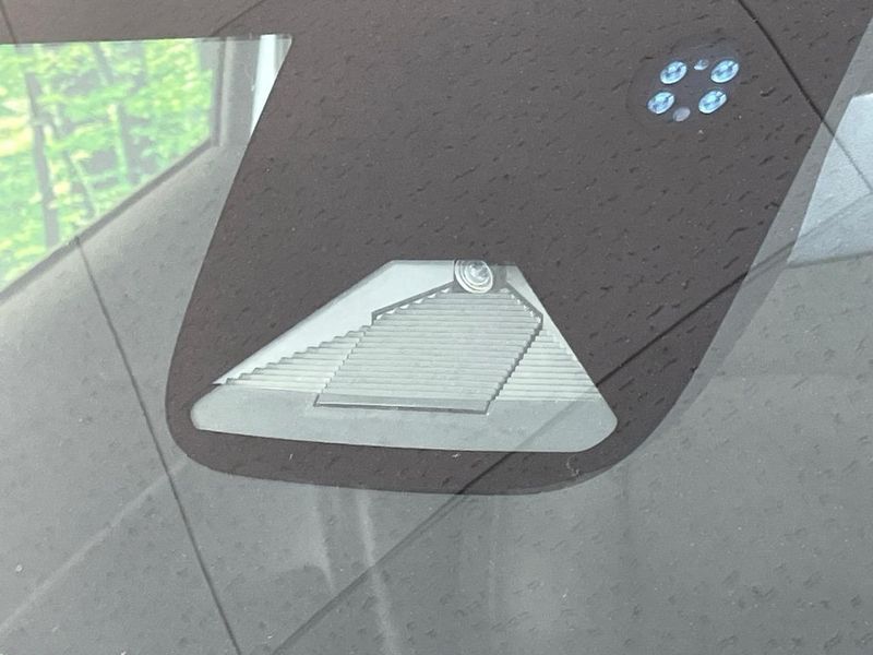 2023 Honda Vezel 6AA-RV6 (UW-6a7008541f47f)[19]