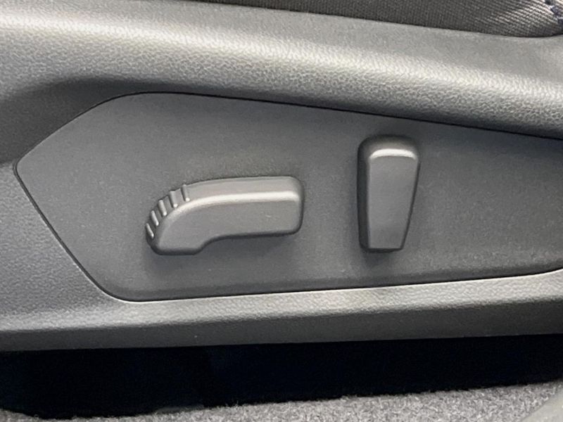 2025 Subaru Forester 5AA-SLG (UW-6a70086c89098)[5]
