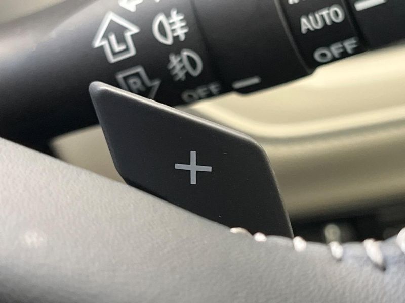 2025 Subaru Forester 5AA-SLG (UW-6a70086d00f3f)[12]
