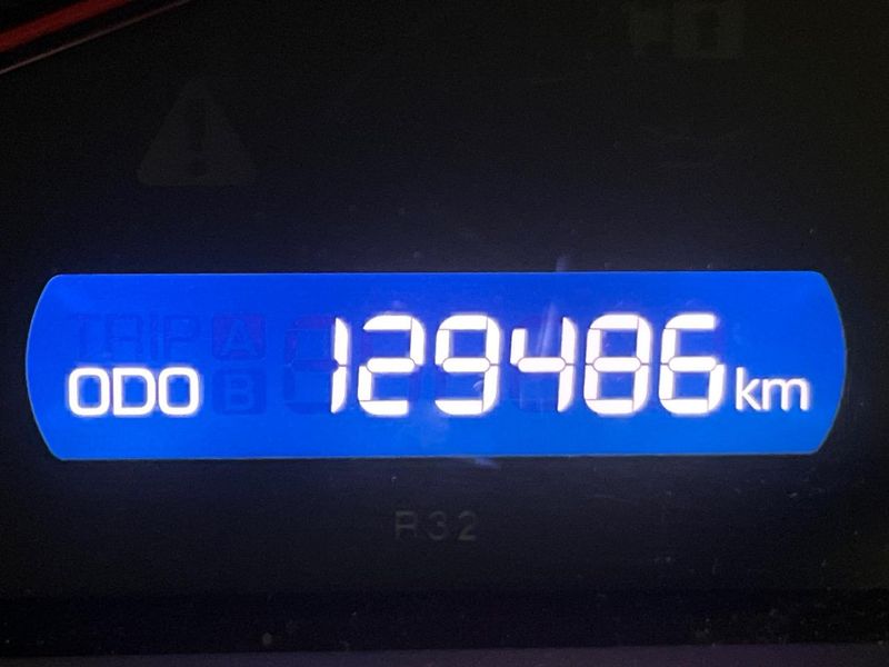 2016 Toyota Voxy DBA-ZRR80W (UW-6a7008c7618e5)[2]