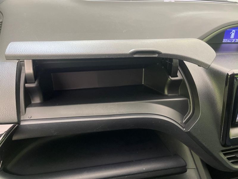 2016 Toyota Voxy DBA-ZRR80W (UW-6a7008c7618e5)[5]