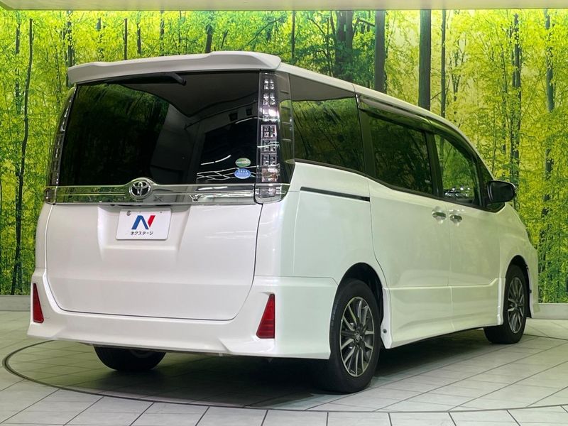 2016 Toyota Voxy DBA-ZRR80W (UW-6a7008c7618e5)[29]