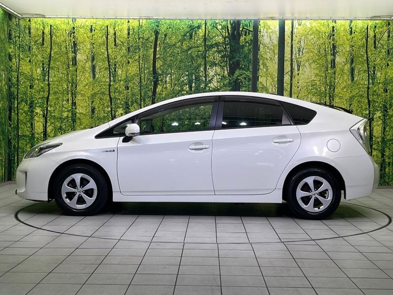 2015 Toyota Prius DAA-ZVW30 (UW-6a7008e812b6d)[7]