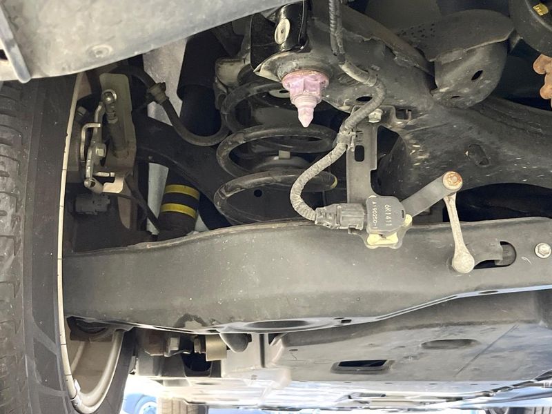 2016 Toyota Prius DAA-ZVW50 (UW-6a7008ed5982a)[18]