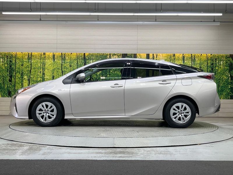 2018 Toyota Prius DAA-ZVW50 (UW-6a7008eec6c27)[22]