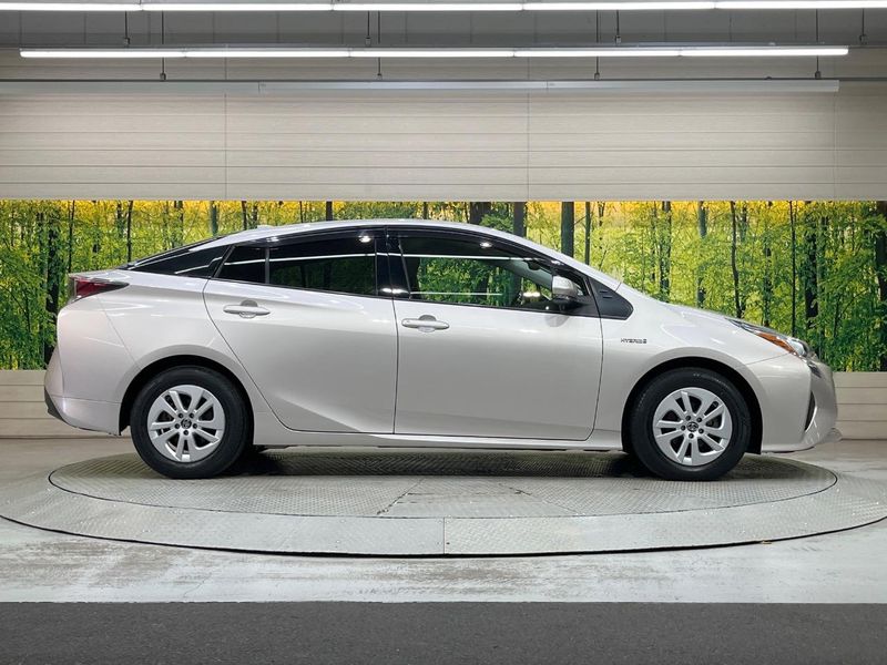 2018 Toyota Prius DAA-ZVW50 (UW-6a7008eec6c27)[19]