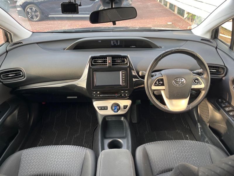 2016 Toyota Prius DAA-ZVW50 (UW-6a7008f05bf2f)[27]