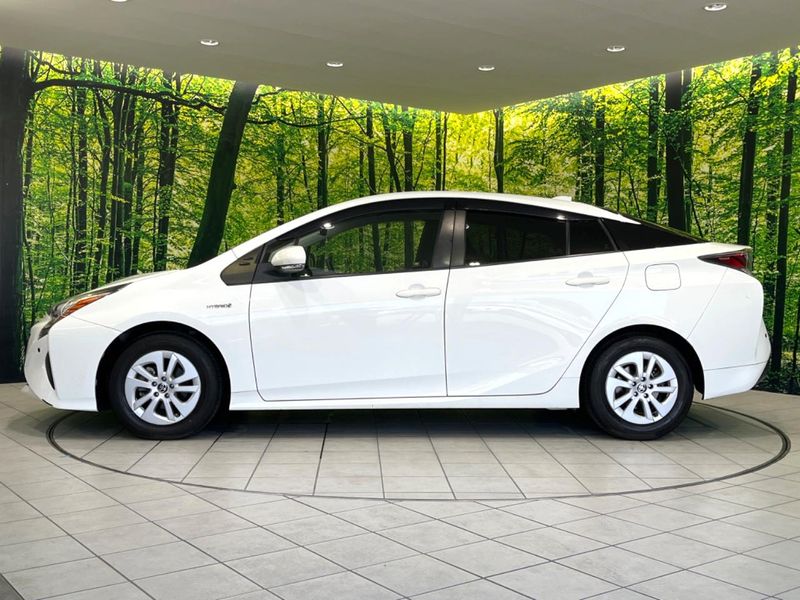 2017 Toyota Prius DAA-ZVW51 (UW-6a7008f2b3892)[22]