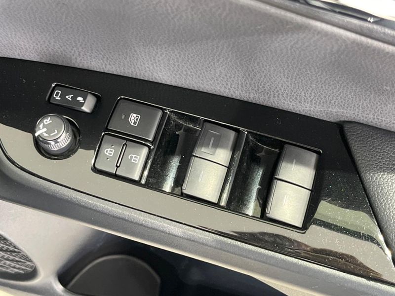 2019 Toyota Prius DAA-ZVW55 (UW-6a7008f9cb548)[5]