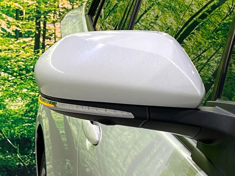 2019 Toyota Prius DAA-ZVW55 (UW-6a7008f9d7c88)[24]