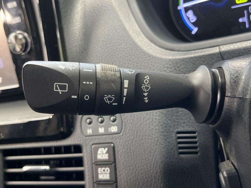 2017 Toyota Noah DAA-ZWR80W (UW-6a70090513497)[14]