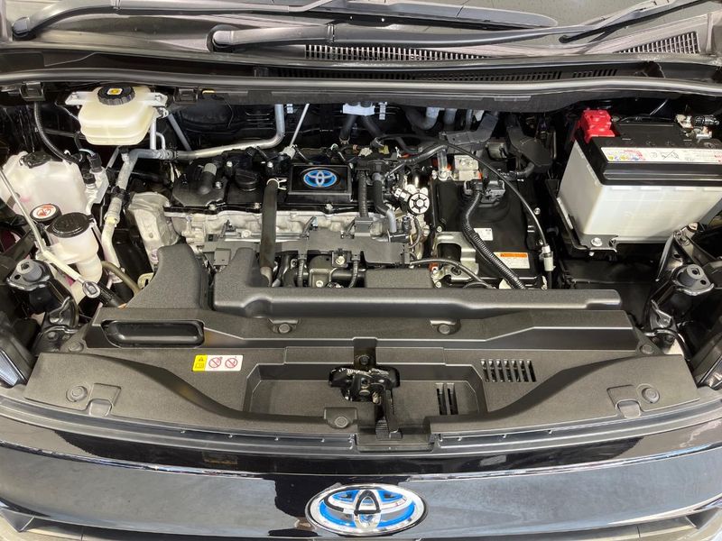 2023 Toyota Voxy 6AA-ZWR90W (UW-6a70090dc8b4c)[13]