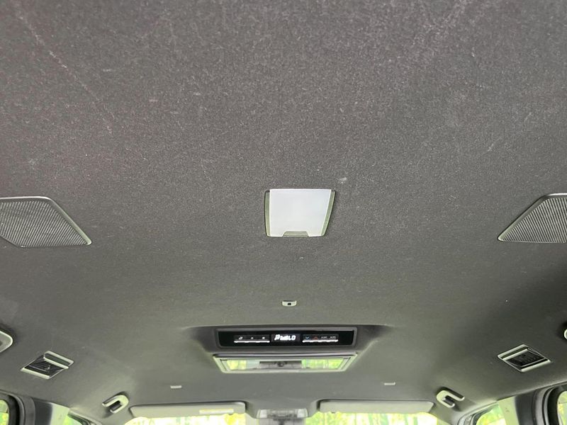 2023 Toyota Voxy 6AA-ZWR90W (UW-6a70090dc8b4c)[27]