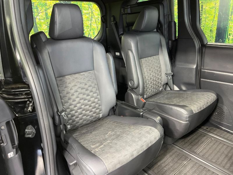 2023 Toyota Voxy 6AA-ZWR90W (UW-6a70090dc8b4c)[22]