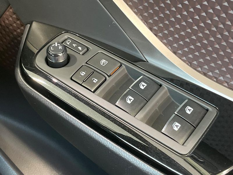 2019 Toyota C-HR DAA-ZYX10 (UW-6a70091dbe6d6)[29]