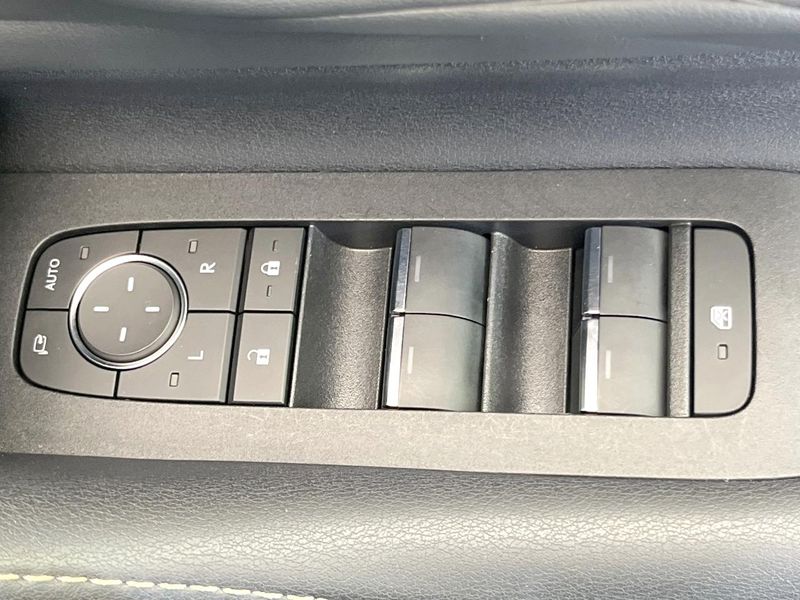 2025 Toyota Alphard Hybrid 6AA-AAHH40W (UW-6a7156887f3ef)[26]