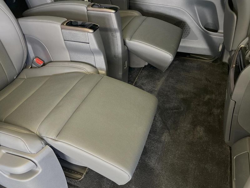 2025 Toyota Alphard 3BA-AGH40W (UW-6a7156b699727)[12]