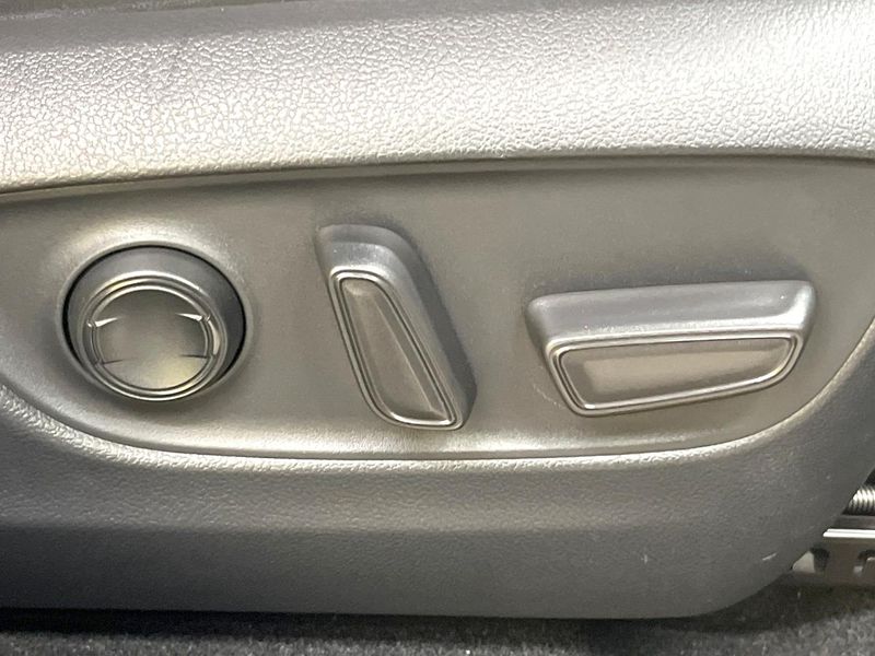 2023 Toyota RAV4 6AA-AXAH54 (UW-6a7156ca26673)[27]