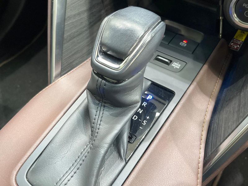 2024 Toyota Harrier Hybrid 6AA-AXUH80 (UW-6a7156d79dd6f)[25]