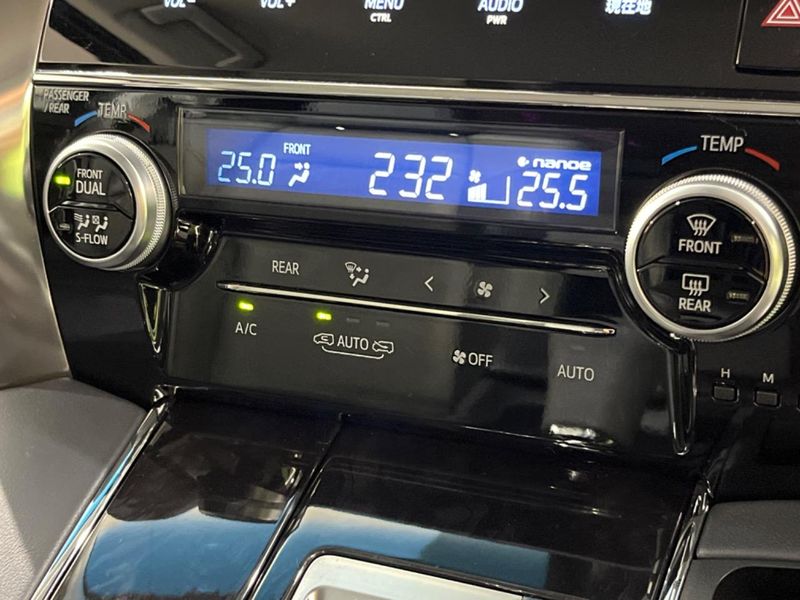2018 Toyota Vellfire Hybrid DAA-AYH30W (UW-6a7156dec3392)[15]