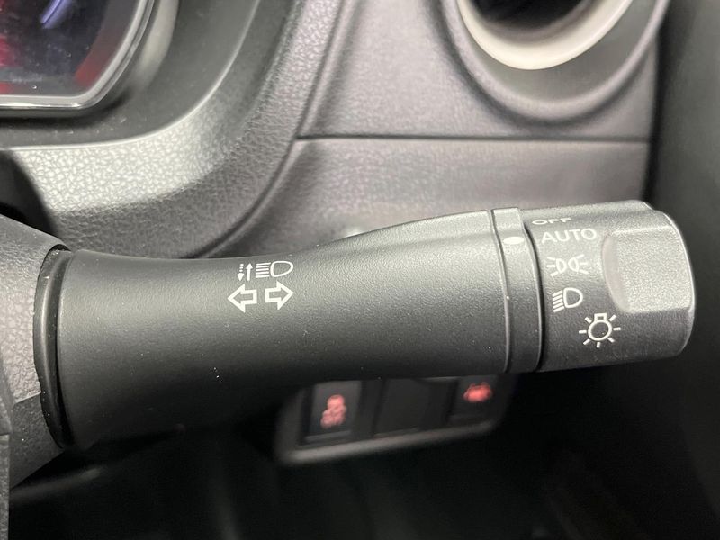 2015 Nissan Note DBA-E12 (UW-6a71574de428b)[15]