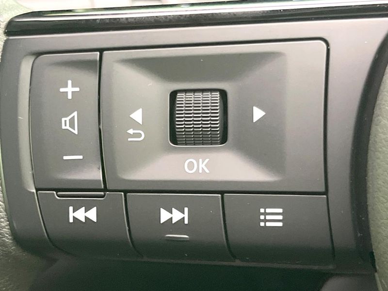 2022 Nissan Note 6AA-E13 (UW-6a7157539f0c0)[4]