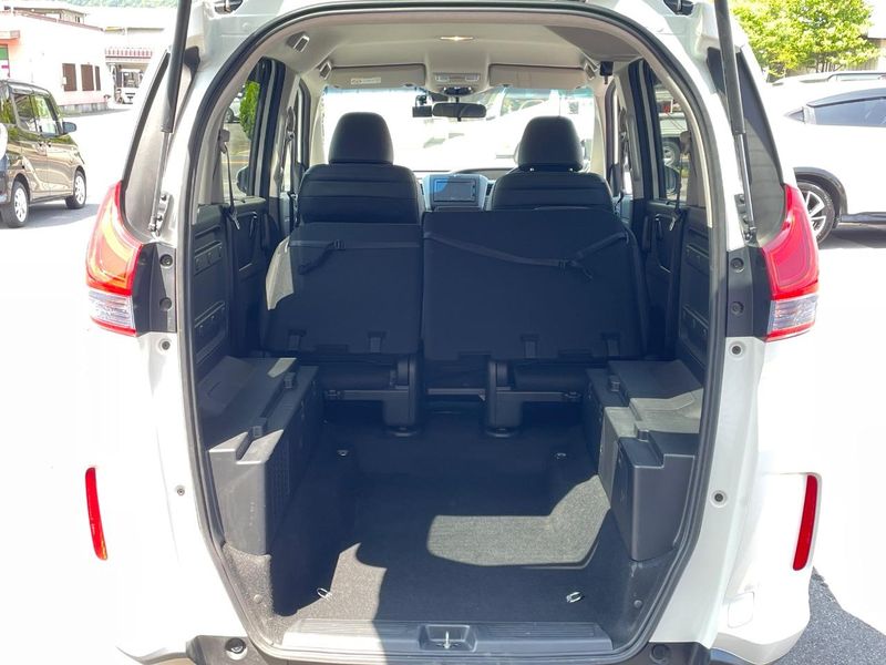 2017 Honda Freed Plus Hybrid DAA-GB7 (UW-6a71576c8d17e)[26]